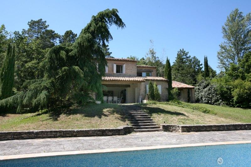 Maison en pierre du Luberon avec 7 chambres